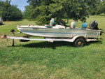 16 FT. Tri-Hull Fishing Boat