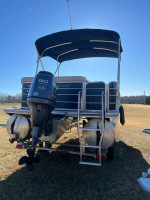 21' 2012 Berkshire Pontoon 210CL LTD