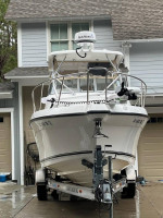 2009 Century 2600 WA