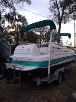 2007 SPLENDOR  26' DECK BOAT...HAS All  the BELLS!