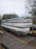 2004 Crestliner 2485 LSi