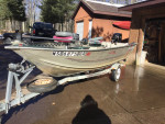 Tracker Boat w/20 HP Mercury 4-stroke