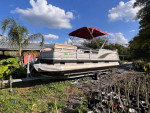 2000 24' pontoon boat