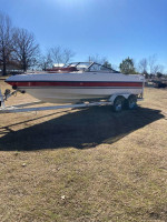 1992 Webbcraft Boat 20 foot V mercruiser