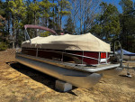 2022 Starcraft Pontoon Boat
