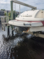 Good Condition 2006 Chaparral Sunesta 254 25' with Volvo Penta 5.0 MPI