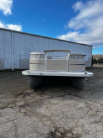 2009 25’ Pontoon