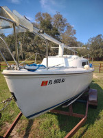 1972 Catalina  22 Swing Keel Sailboat