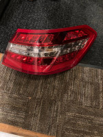 *** MERCEDES-BENZ E350 TAIL LIGHT ***