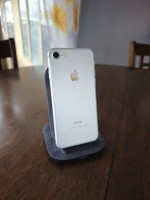 Apple iPhone 7