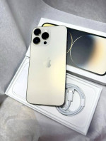 Apple iPhone 14 Pro Max in Gold. unlocked 1TB of Storage Capacity. Perfect worki