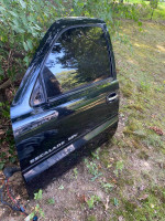 2004  cadilac escalade esv drivers door