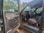 PARTING OUT 2003 CHEVROLET 2500 HD 4X4.