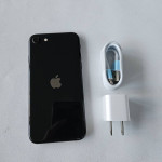 iPhone SE 2020 - UNLOCKED - Like New