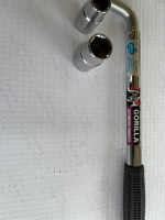 Gorilla Automotive Products 1721 21" Telescoping Lug Wrench