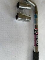 Gorilla Automotive Products 1721 21" Telescoping Lug Wrench