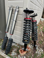 USED- Halolifts adjustable 2.5 aluminum struts and rear shocks kit Fits 2015-202
