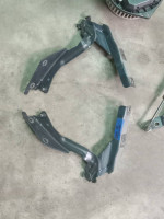 2010 Infinity G35 hood hinges