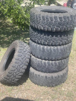 Six heavy duty 10 ply tires LT258/70R17”