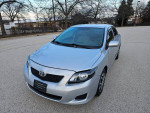 2010 10 Toyota Corolla LE 4 door sedan automatic transmission