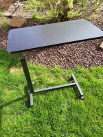 Working adjustable table