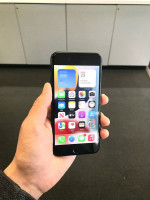 Unlocked iPhone SE 3rd GEN2022 64GB Verizon/at&t/tmobile/cricket/metr0