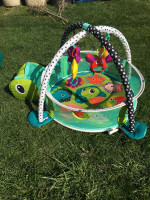 Infantino Baby Gym Play Mat Activity Center which provides various use