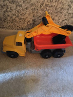 28" GIANT PLASTIC DUMP TRUCK AND DIGGER -LIKE NEW!