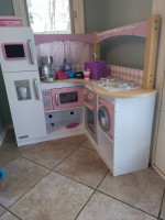 Play Kitchen