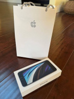 unlocked Iphone SE 2 White 64GB.