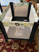 Graco Pack N Play on the go Playard with Mattress & Full Size Bassinet