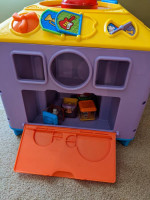 kids toys Fisher-Price Incrediblock activity center, w/extra blocks