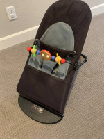 Bjorn Bouncer + toy bar