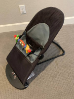 Bjorn Bouncer + toy bar