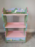 Children's bookshelf and toy chest
