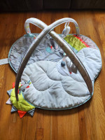 Cloud Baby Mat w/17 Activities