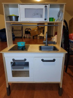 Toy kitchen