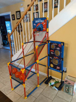 Arcade basketball and foam ball shooter toy