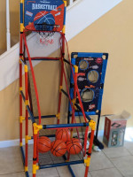 Arcade basketball and foam ball shooter toy