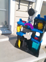 Fisher-Price Imaginext DC Super Friends Batman Toy Wayne Manor Batcave