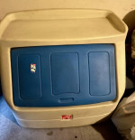 TOY BOX AND KIDS'S WAGON.