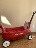 Radio Flyer Wagon (like new)
