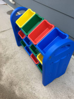 Blue stand with 12 tubs