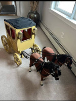 American Girl Doll Felicity’s Colonial Carriage and Two Horses