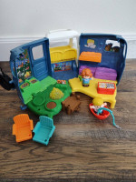 15 Fisher-Price Little people toy sets