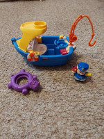 2002 vintage Fisher-Price Little People Boat