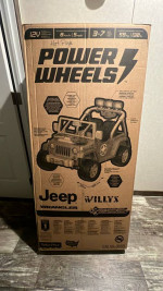 12V Power Wheels Jeep Wrangler Willys Battery-Powered Ride-On Vehicle with Light
