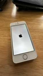 Apple iPhone SE 32gb white unlocked with stand