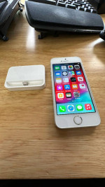 Apple iPhone SE 32gb white unlocked with stand
