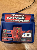 Traxxas slash 2wd with lipo battery and charger